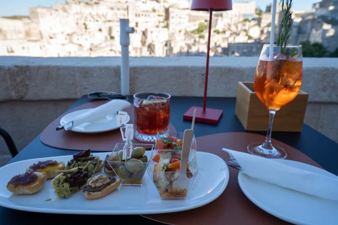 Cocktails and snacks, Crialoss Café, Matera, Italy