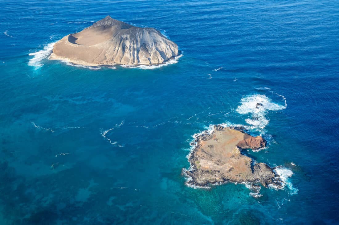 Mānana Island (Rabbit Island) and Kāohikaipu Island on Oahu from above on a helicopter ride
