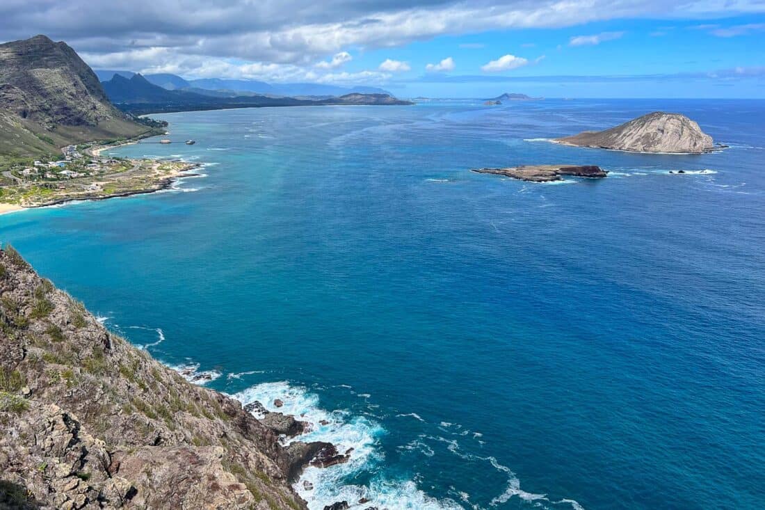 View of Oahu's Windward Coast from the end of the Makapuʻu Lighthouse Trail, Hawaii, USA