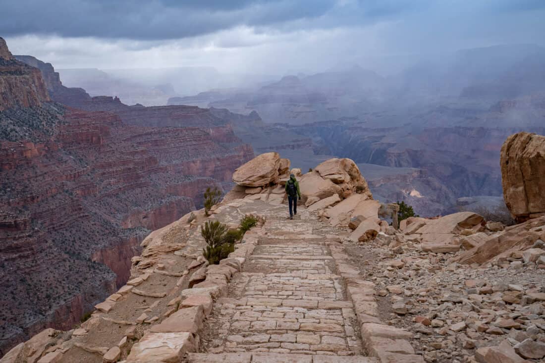 Hiking to Ooh Aah Point in Grand Canyon National Park, Arizona, US