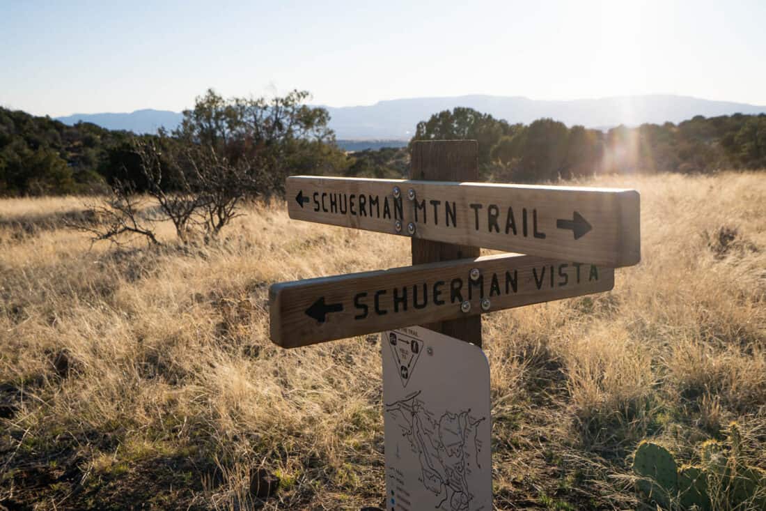 Wooden signpost on Schuerman Mountain in Sedona pointing towards the vista and the trail, Arizona, USA