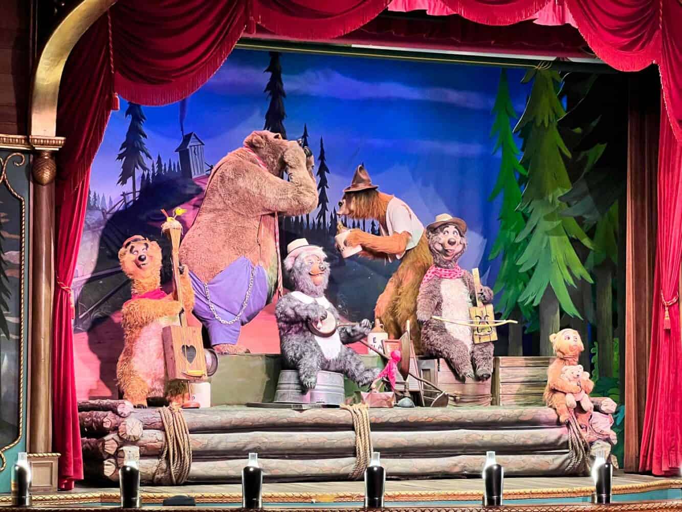 Animatronic Bears at the Country Bear Jamboree show, Magic Kingdom, Disney World