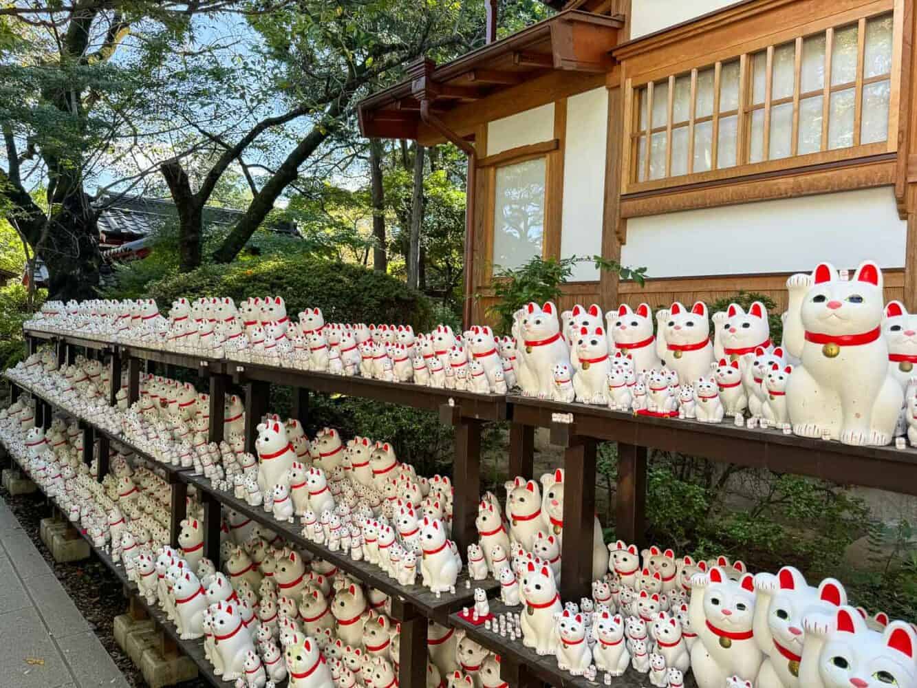 Maneki neko figurines at Gotokuji temple in Tokyo