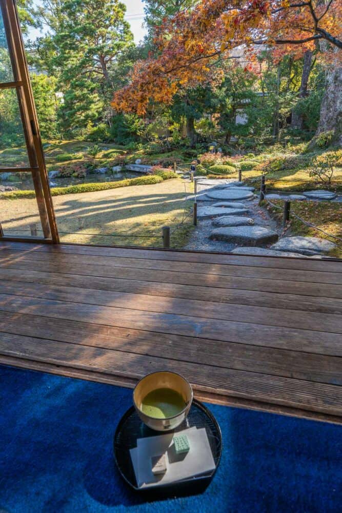 Matcha and sweet overlooking Murin-an garden in Kyoto