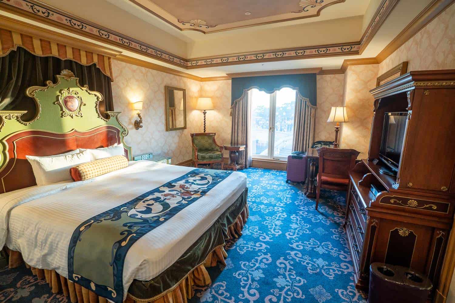 Porto Paradiso Piazza View room at Hotel Miracosta in DisneySea. 