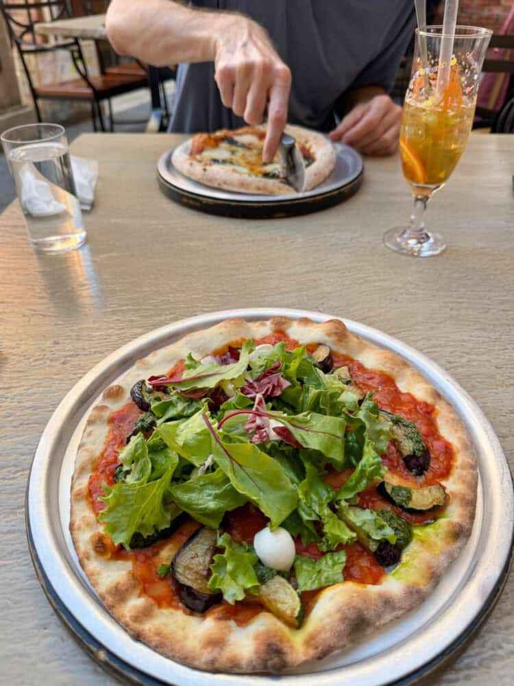 Vegetarian pizza at Ristorante di Canaletto in DisneySea Tokyo