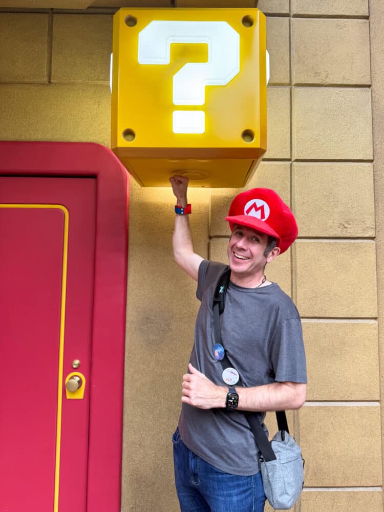 Simon in Mario hat at Super Nintendo World, Universal Studios Japan.
