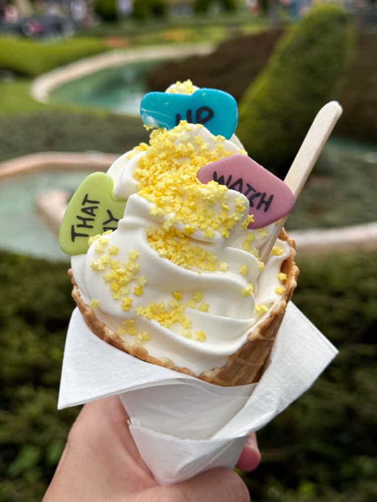 Alice in Wonderland Labyrinth ice cream from March Hare Refreshments at Disneyland Park in Paris