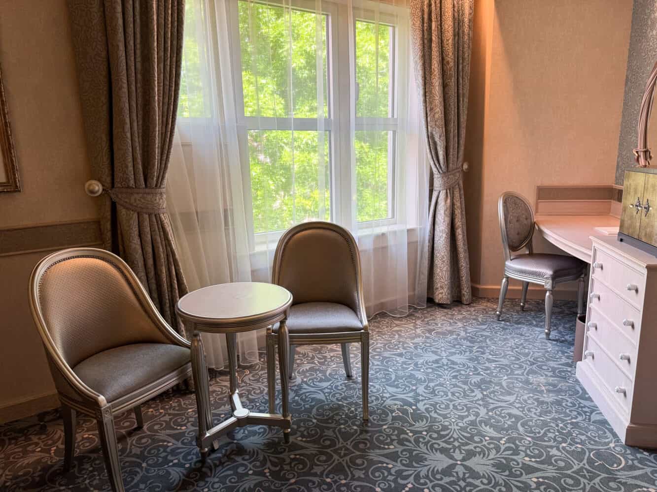 Seating inside a Superior Room, Disneyland Hotel Paris