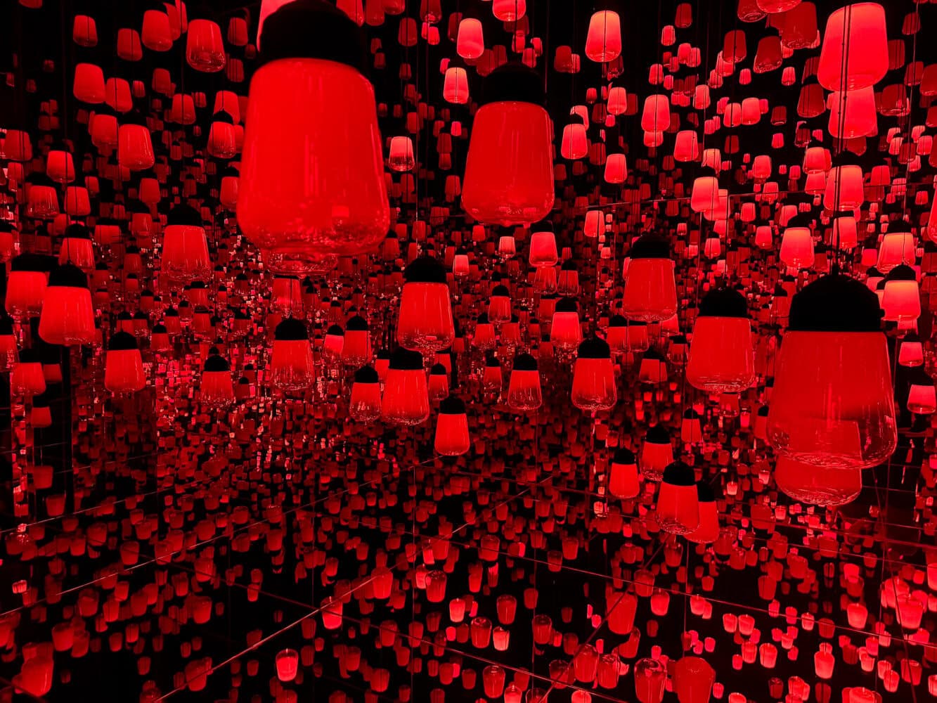 Lamp room at TeamLab Biovortex Kyoto.